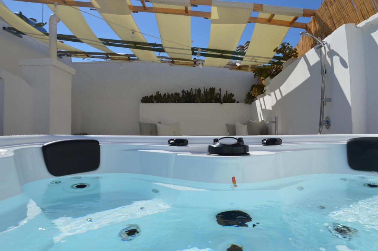 Ostuni 21Mqsuitehomes, Appartamento Con Mini Piscina Privata, Appartamenti Con Vasca Idromassaggio & Appartamenti Standard Eksteriør billede