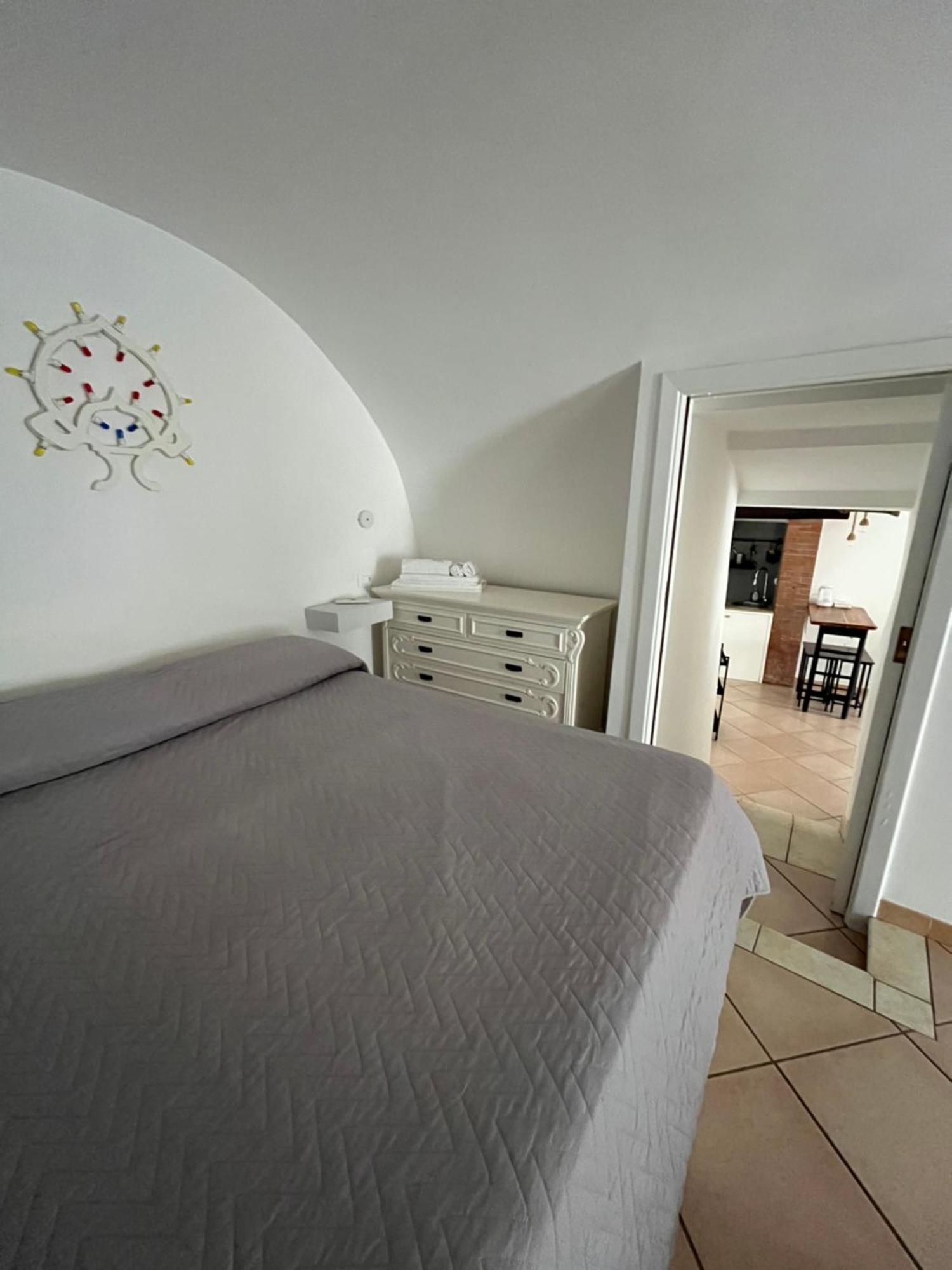 Ostuni 21Mqsuitehomes, Appartamento Con Mini Piscina Privata, Appartamenti Con Vasca Idromassaggio & Appartamenti Standard Eksteriør billede