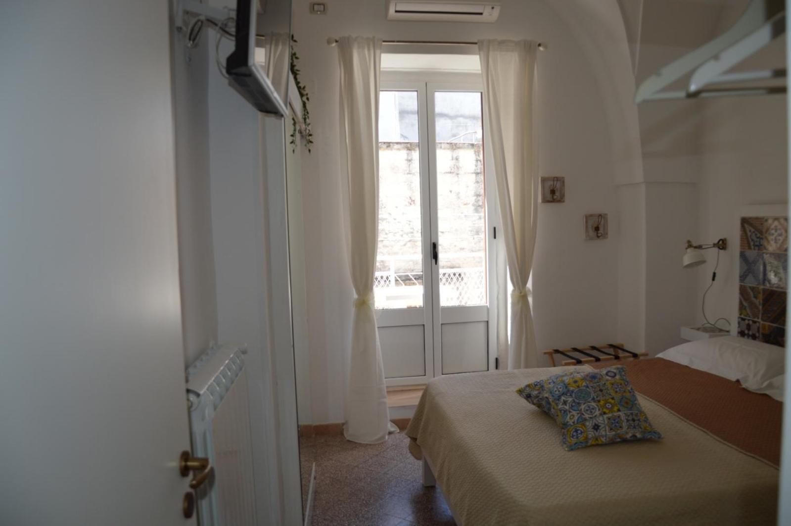 Ostuni 21Mqsuitehomes, Appartamento Con Mini Piscina Privata, Appartamenti Con Vasca Idromassaggio & Appartamenti Standard Eksteriør billede