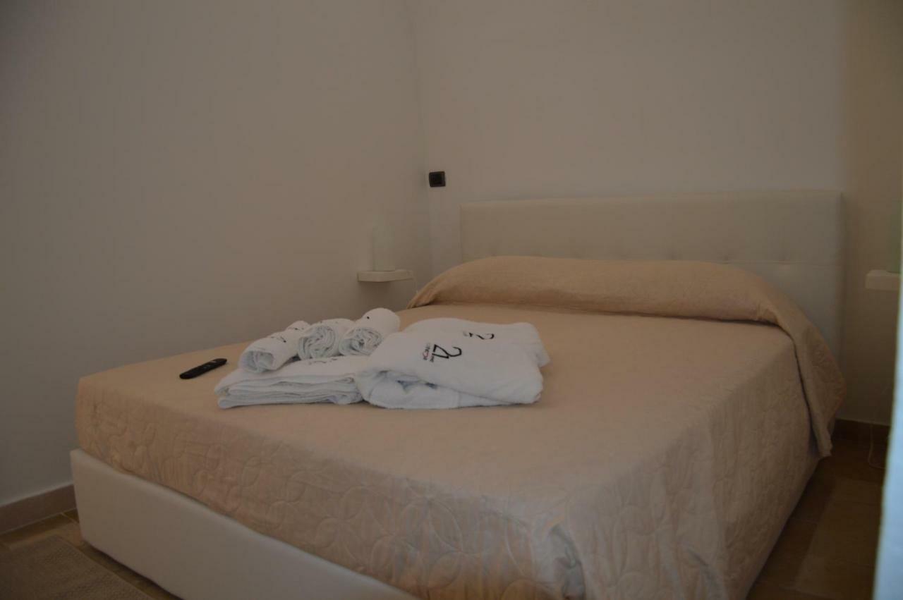 Ostuni 21Mqsuitehomes, Appartamento Con Mini Piscina Privata, Appartamenti Con Vasca Idromassaggio & Appartamenti Standard Eksteriør billede